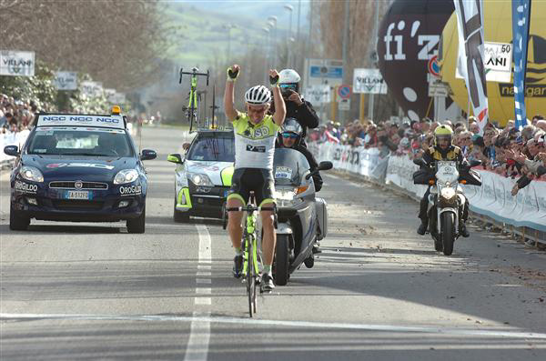 Huzarski wins stage 5